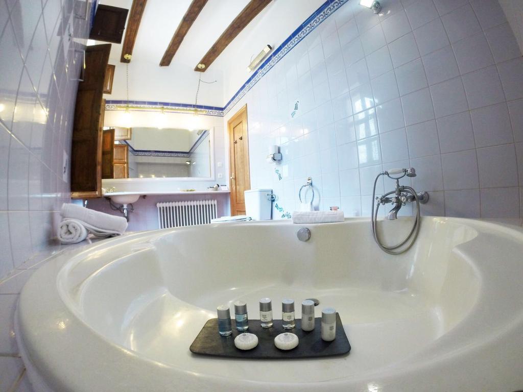 Hospederia Virgen De La Fuente Hotel Peñarroya de Tastavins Екстериор снимка